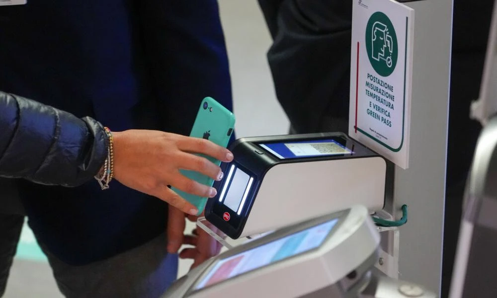 Η Ιταλία δεν θα προσχωρήσει στο παγκόσμιο green pass του ΠΟΥ